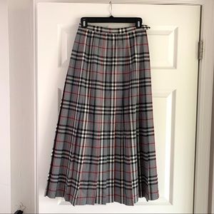 Vintage Burberry Grey NovaCheck Pleated Midi Skirt